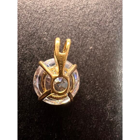 10k gold LUX 8.3mm cubic zirconia pendant - Picture 8 of 9